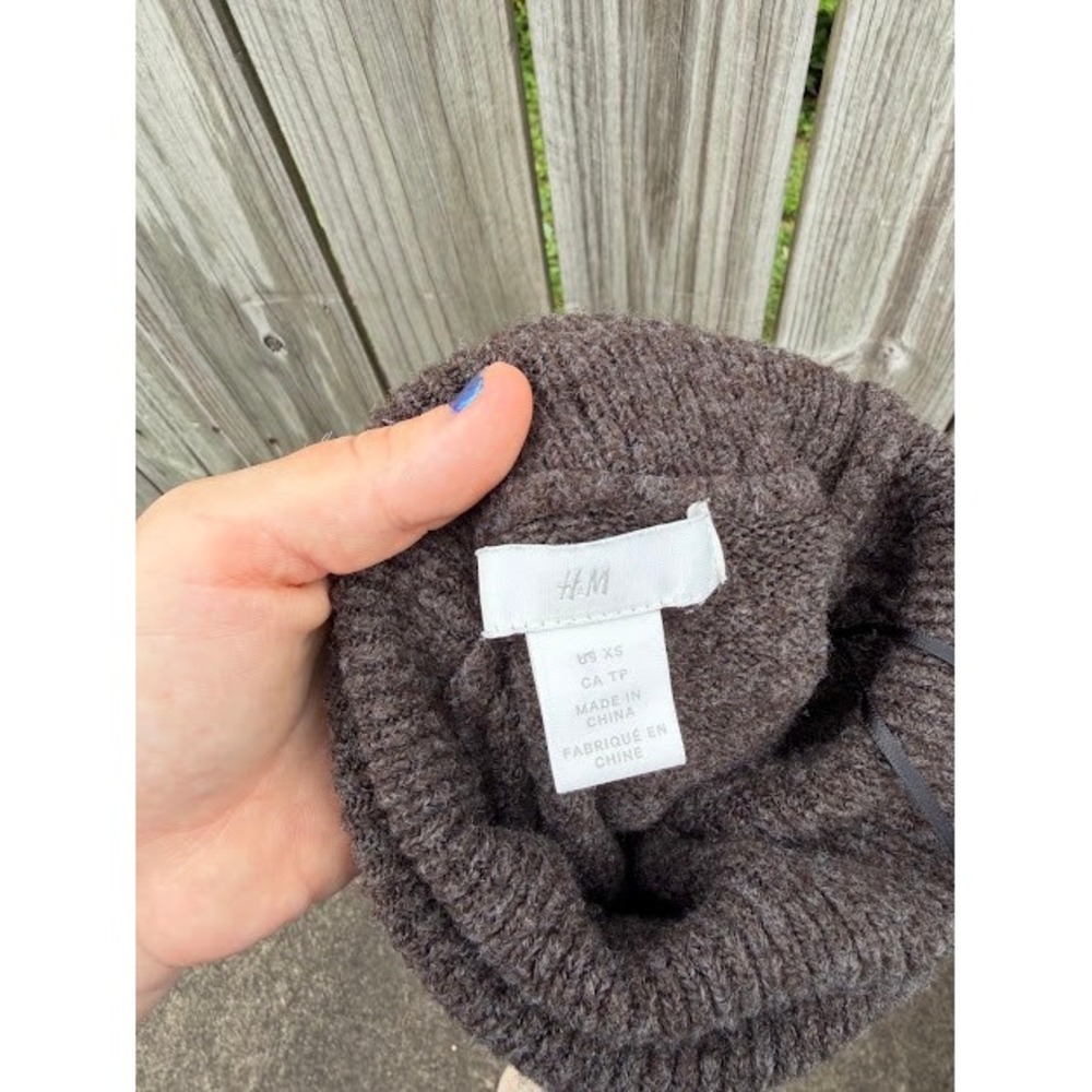 Cozy H&M Turtleneck Sweater Womens XS Brown Knit Wool Blend Pullover Relaxed Fit - Picture 6 of 6